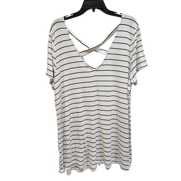 TORRID Top Women's Size 2XL Striped Short Sleeve - Picture 11 of 11